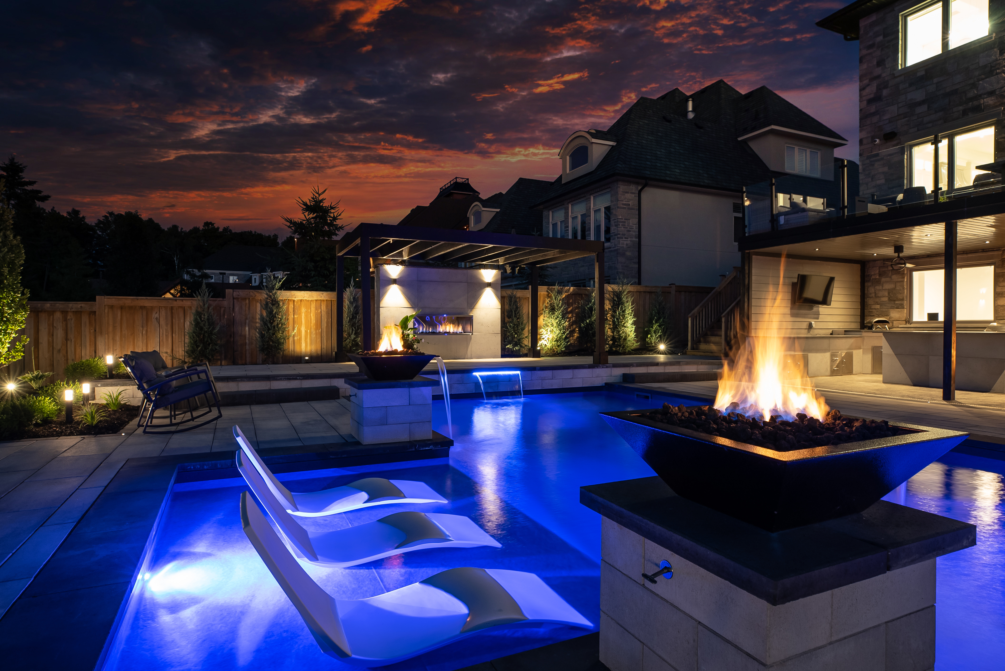 Award winning inground vinyl liner pool